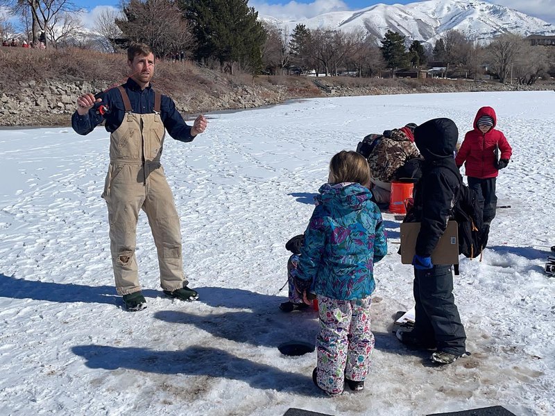 Experience the Thrill of Ice Fishing in the United Kingdom for Beginners, ice fishing demo